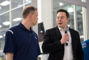 NASA Administrator Visits SpaceX HQ (NHQ201910100018)